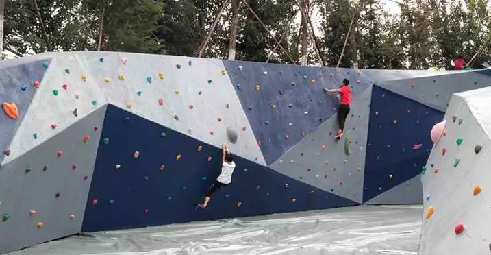 爱游戏体育平台官网：契诃夫《变色龙》原文阅览 docx